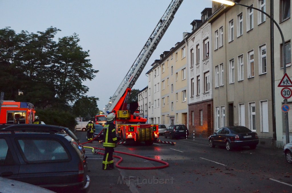 Feuer 3 Dachstuhl Koeln Buchforst Kalk Muelheimerstr P021.JPG